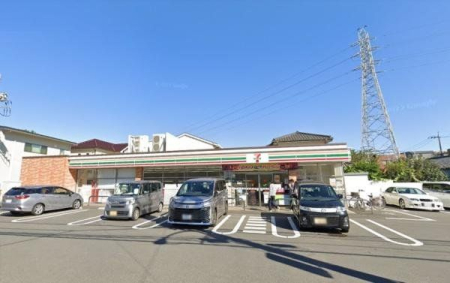 周辺環境 セブンイレブン練馬西大泉3丁目店 徒歩7分。24時間営業なので、急なお買い物にも便利です。したみち通り沿いに位置し、軽食やカフェなど飲み物を販売しています。駐車場：あり 510m