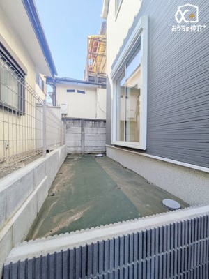 その他 無理なく管理できる広さのお庭。植物やインテリアで自分だけのプライベート空間を作ってみてはいかがでしょうか。