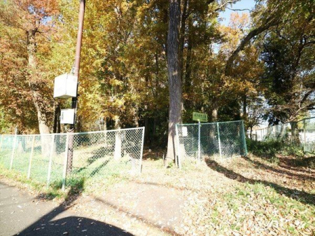 周辺環境 清戸自然公園 徒歩6分。清瀬市下清戸1丁目「グリーンタウン清戸」交差点付近の自然公園。春は新緑、夏は涼しく、秋から冬にかけては紅葉も楽しめます。 440m