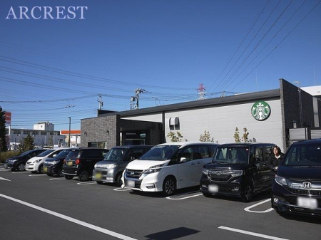 周辺環境 くみまちMALL新座 徒歩35分。カインズ・ベイシア・JINS・スターバックスなどのお店が出店のショッピングモール。モール全体総駐車場905台収容可能。 2730m
