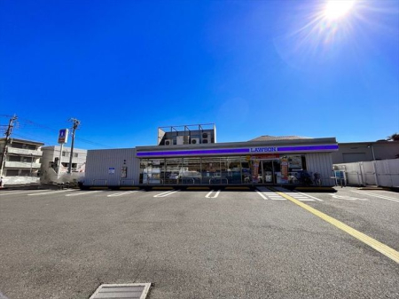 周辺環境 ローソン富士見関沢1丁目店 徒歩7分。24時間営業のコンビニエンスストア 540m