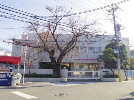 周辺環境 新所沢幼稚園 徒歩3分。西武新宿線「新所沢駅」が最寄りの保育園でございます。 210m