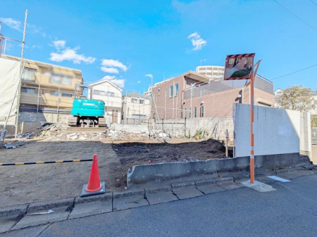 現地土地写真 自由設計の家づくりを実現！建築条件なしだから、理想の住まいを思いのままにデザインできます。開放的な空間で新しい暮らしを始めませんか。