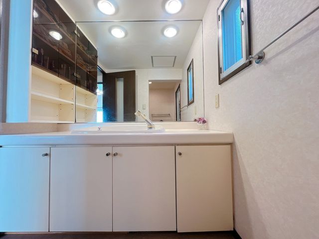 ʑEʏ `Wash room`傫Ȑʁ@Ƒ݂ȂgʎBZɂ͎g₷ʂŁAXeLȈ̃X^[g܂傤B