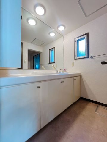 ʑEʏ `Wash room`傫Ȑʁ@Ƒ݂ȂgʎBZɂ͎g₷ʂŁAXeLȈ̃X^[g܂傤B