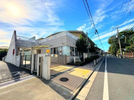 周辺環境 新所沢保育園 徒歩3分。公園が近くにあるゆったり環境の保育園です。 200m
