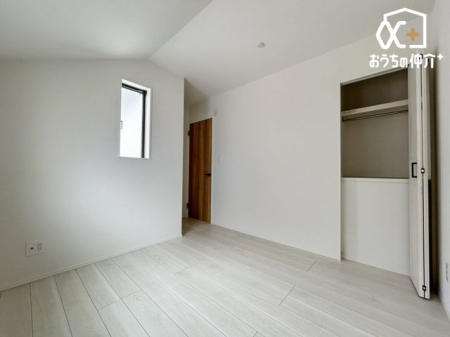 周辺環境 花さき保育園 徒歩11分。 830m