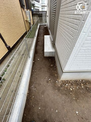 その他 南側にはお庭が少しあります
