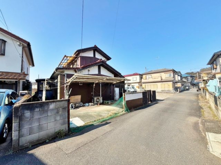 現地土地写真 子育てファミリーはもちろん、ゆったりと暮らしたい方にもおすすめしたい、落ち着いた住環境になっております。