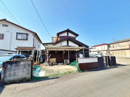 現地土地写真 建築条件なしにつきお好きなハウスメーカーで建築可能！夢のマイホームを実現！整形地は形が整っているため、建物の配置やデザインが自由に行えます。建物の角度や間取りの制限が少なく、土地を有効に活用できます！