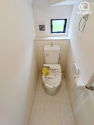 現地外観写真 北東側前面道路は約4.0ｍの公道です。車通りの少ない前面道路で小さなお子様をお持ちのご家族も安心です。