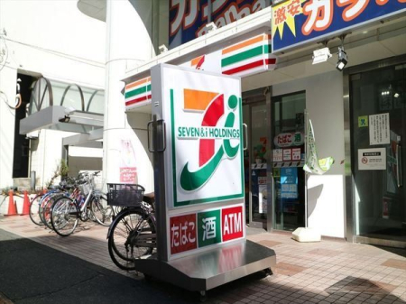 周辺環境 セブンイレブン　久米川駅前店 徒歩1分。【営業時間】24時間営業 80m
