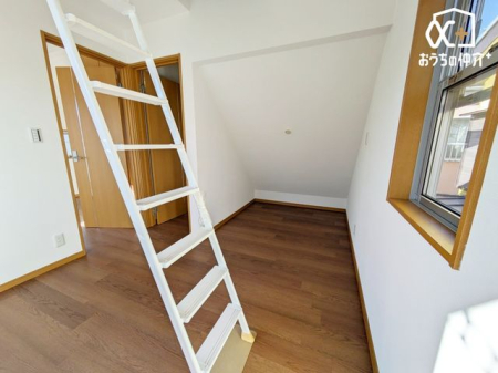 寝室 バルコニーに面しているお部屋です。
