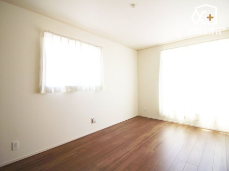 周辺環境 業務スーパー新座石神店 徒歩6分。営業時間：午前9時～午後7時30分、駐車場：有 470m