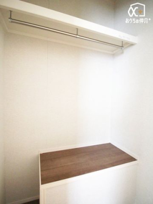 周辺環境 新座市立第六中学校 徒歩14分。保護者や地域の方々に見守られ、生徒たちは日々、それぞれの夢に向かって、学習や部活動に励んでいます。 1120m