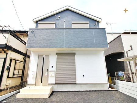 現地外観写真 ■南道路に面した陽当たり良好４ＬＤＫ■「西武柳沢」駅徒歩８分■バス利用にて３路線へ快適アクセスＯＫ■太陽光発電設備標準搭載