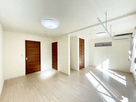 寝室 間仕切り対応で2部屋に変更可能！