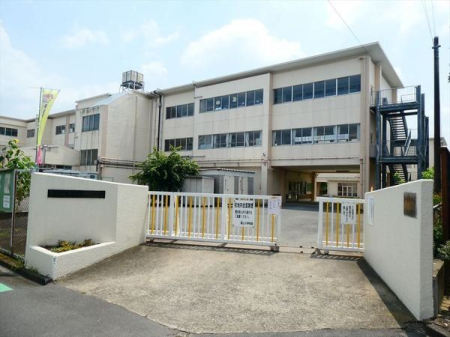 周辺環境 東村山市立萩山小学校 徒歩13分。【通学　区域】萩山町一丁目、二丁目、三丁目1から18、23から30、四丁目 1020m