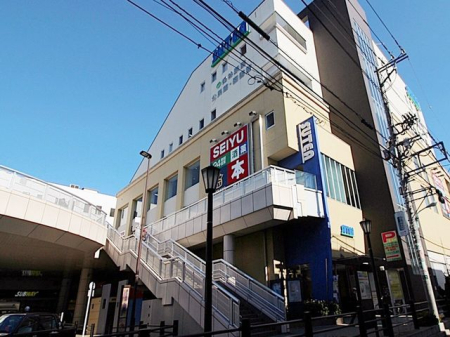 周辺環境 西友保谷店 徒歩12分。24時間営業　西武池袋線 保谷駅直結の便利なスーパー　4階には図書館　5階には公民館が入っております。 960m