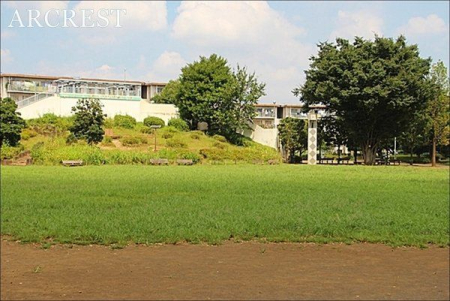 周辺環境 文理台公園 徒歩12分。開園面積　約16671平方メートル 遊具　ブランコ・1回転すべり台・ジャングルジム・鉄棒・砂場・ロッキンパッピー 930m