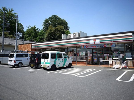 周辺環境 セブンイレブン東久留米南町2丁目店 徒歩9分。広めの駐車場あり、大通りに面しているためアクセスに便利です。 670m