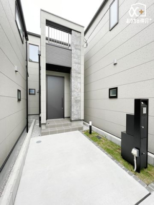 玄関 宅配ボックス付きの玄関です