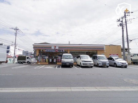 周辺環境 徒歩6分。【セブンイレブン入間宮ノ台店】　営業時間 24時間営業　軽食や飲み物をはじめ、売店で扱うさまざまな商品を用意。 440m