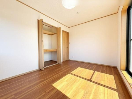 子供部屋 バルコニーに面した6帖子供部屋