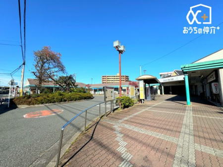 周辺環境 狭山ヶ丘駅　西口 徒歩18分。飲食店が多い利便性の高い西武池袋線の駅でございます。 1400m