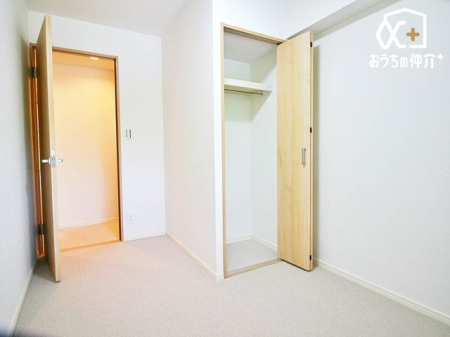 子供部屋 クローゼットが付いているため、お子様の勉強道具・衣類・寝具等も便利に収納可能です。