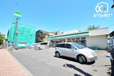 周辺環境 ファミリーマート石神井町二丁目店 徒歩9分。24時間営業なので急なお買い物にも便利です。公共料金の支払いや宅配便の荷受け、荷物の受け取りにも利用できます。 720m