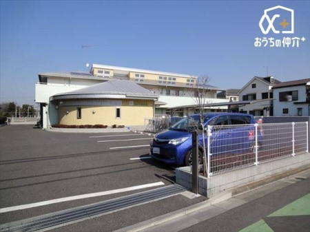 周辺環境 竹の子保育園 徒歩4分。定員：60名 栄緑道・樹林公園など緑豊かな環境です。 320m