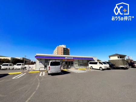 周辺環境 ローソン富士見鶴馬店 徒歩5分。24時間営業のコンビニです。 350m