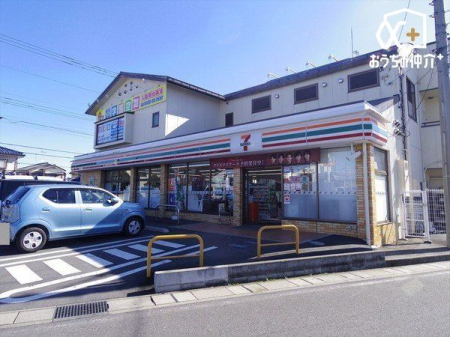 周辺環境 徒歩5分。【セブンイレブン 入間扇台３丁目店】営業時間24時間。車椅子対応の駐車場。お支払い：クレジット カード。 380m