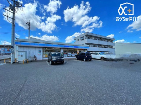 周辺環境 ローソン　東所沢和田1丁目店 徒歩10分。24時間営業なので、急なお買い物にも便利です。飲食物や軽い日用品を販売しております。駐車場；有 740m