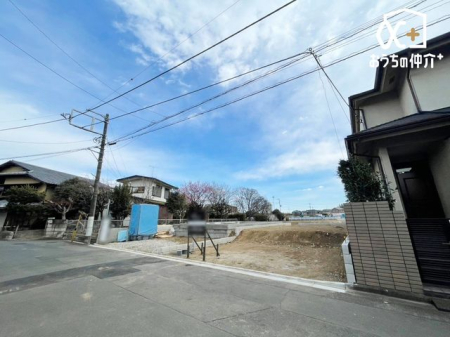現地土地写真 子育てファミリーはもちろん、ゆったりと暮らしたい方にもおすすめしたい、落ち着いた住環境になっております。