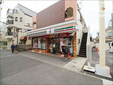 周辺環境 セブンイレブン田無谷戸店 徒歩6分。24時間営業なので急なお買い物にも便利です。ひばりヶ丘停車場線沿いに位置し、軽食や飲み物など販売しています。駐車場有 460m