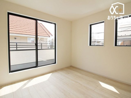 周辺環境 徒歩11分。ヤオコー東久留米滝山店】　営業時間　9：00～21：30　　駐車台数　屋上 71台（駐輪場 205台）　明るくオープンエアな陳列のきれいなスーパー。クリーニング、セブン銀行ATMが入っ…