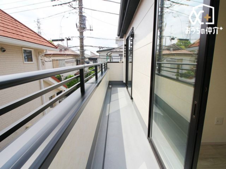 周辺環境 ファミリーマート小平市大沼町2丁目店 徒歩4分。 260m