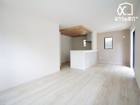 その他 小平第七小学校まで徒歩８分。小さなお子様をお持ちのご家庭に安心の住環境です。学校が近いと朝の忙しい時間にも余裕が生まれ家族の時間も増えそうですね。