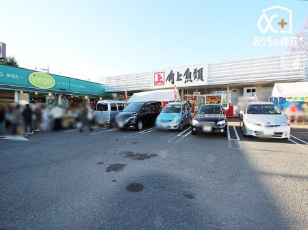 周辺環境 角上魚類小平店 徒歩2分。 160m
