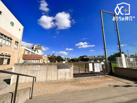 周辺環境 富士見市立つるせ台小学校 徒歩11分。 860m