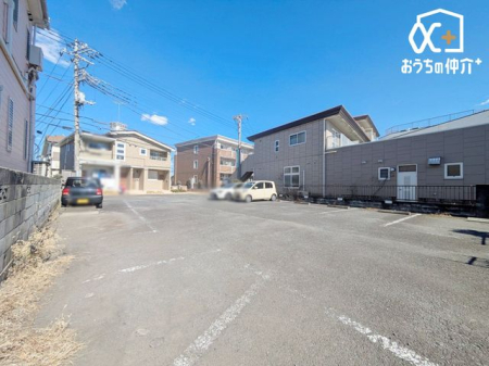 現地土地写真 建築条件なしの土地は、お好みのハウスメーカーや工務店で自由に設計・建築が可能。理想の住まいを実現できる魅力的な土地です。