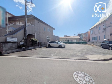 現地土地写真 通勤・通学に便利な立地。商業施設や学校、病院も近く、暮らしやすいエリアです
