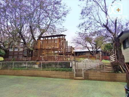 周辺環境 徒歩5分。【どろんこ保育園】子どもが楽しみながら育つためこんなことを考えています。 390m
