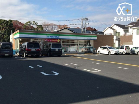 周辺環境 ファミリーマート　けやき台1丁目店 徒歩5分。 380m