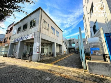 周辺環境 所沢市新所沢コミュニティセンター 徒歩8分。 570m