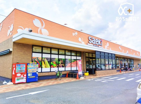 周辺環境 徒歩10分。【さえき小谷田食品館】営業時間9時00分～21時00分。車椅子対応の駐車場。車椅子対応の入り口。 760m
