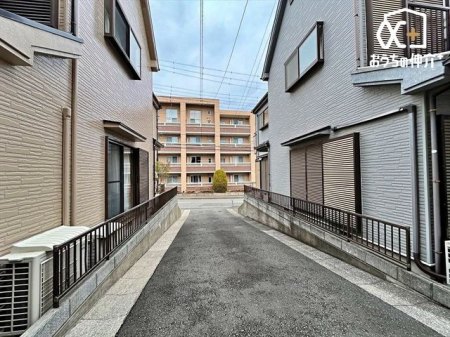 その他 前面道路の様子。