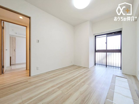 寝室 シンプルで落ち着いたカラーの洋室は、リラックス空間にぴったり。心地よい眠りをサポートします。